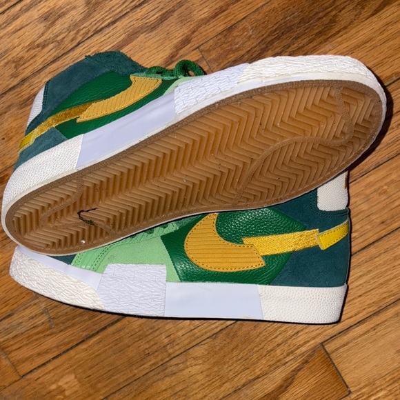 Nike Kids Green and Yellow Sneakers - Picture 2 of 3